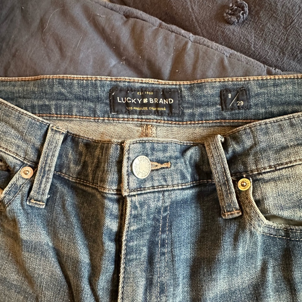 Lucky Brand size 29 distressed Jean